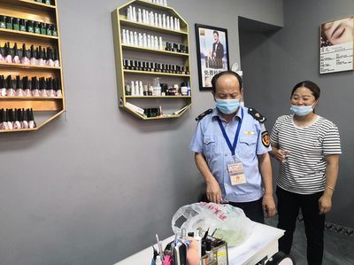 播州區市場監管局強化監管，專項檢查覆蓋不合格化妝品與服裝銷售