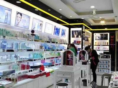 以服務(wù)鑄就輝煌 三家小化妝品店如何跨界助力服裝銷售實現(xiàn)千萬元年銷售額